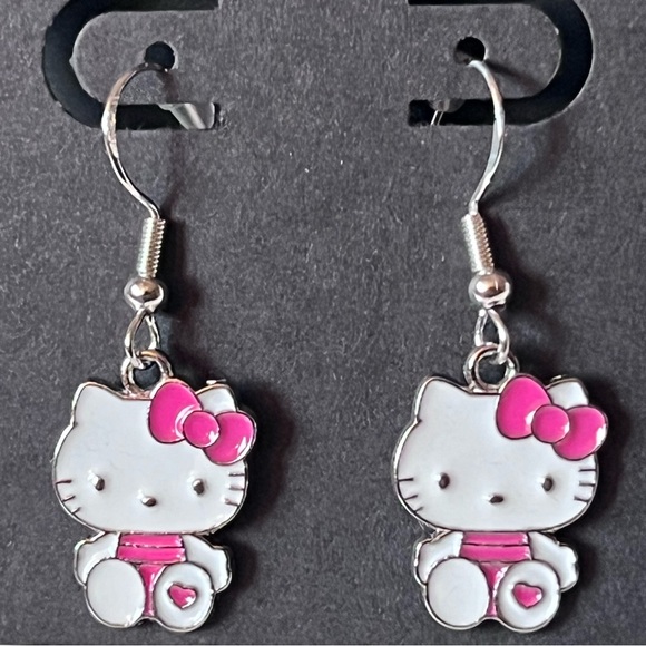 Hello Kitty Earrings - Picture 2 of 8